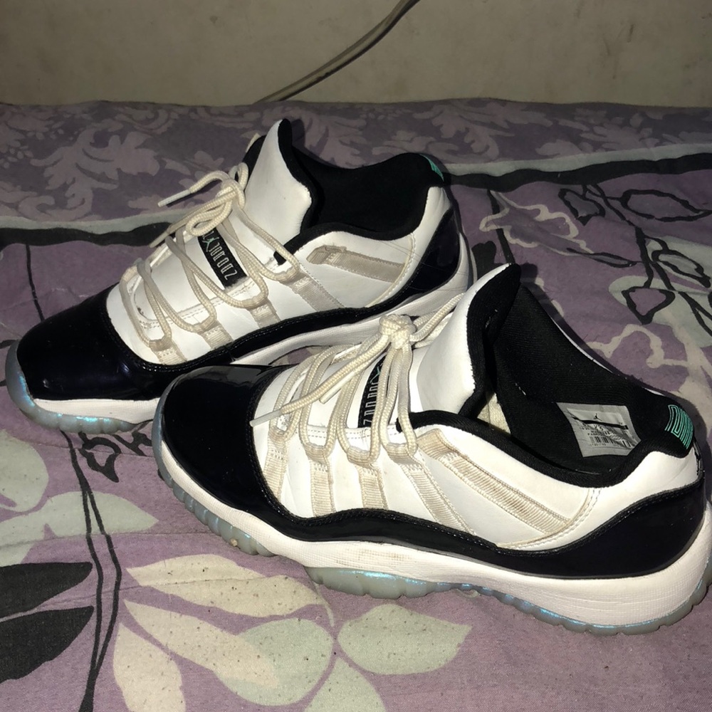 Air Jordan 11 Retro Low “Emerald”